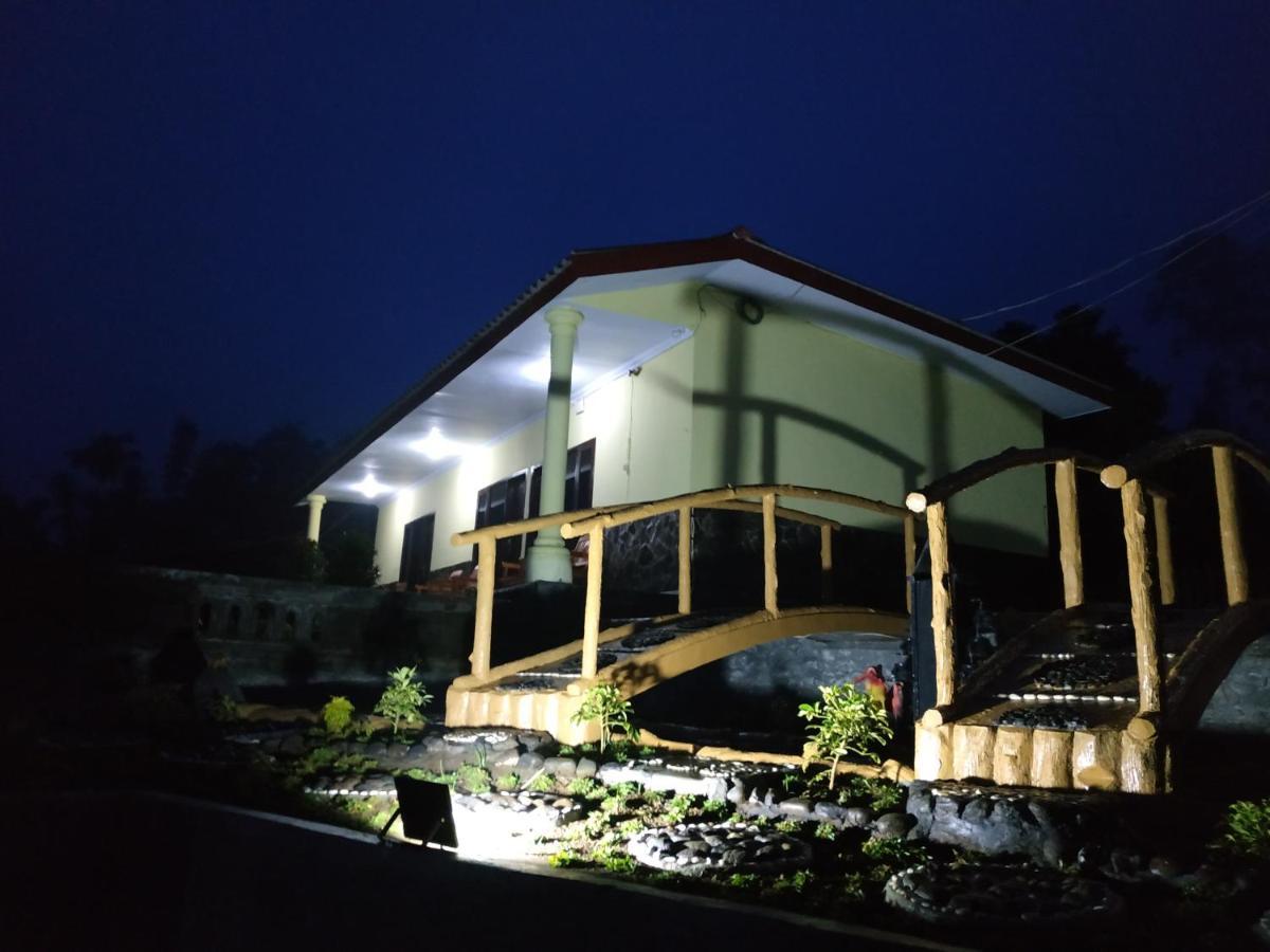 Gubuk Ndeso Homestay Bromo Exterior photo